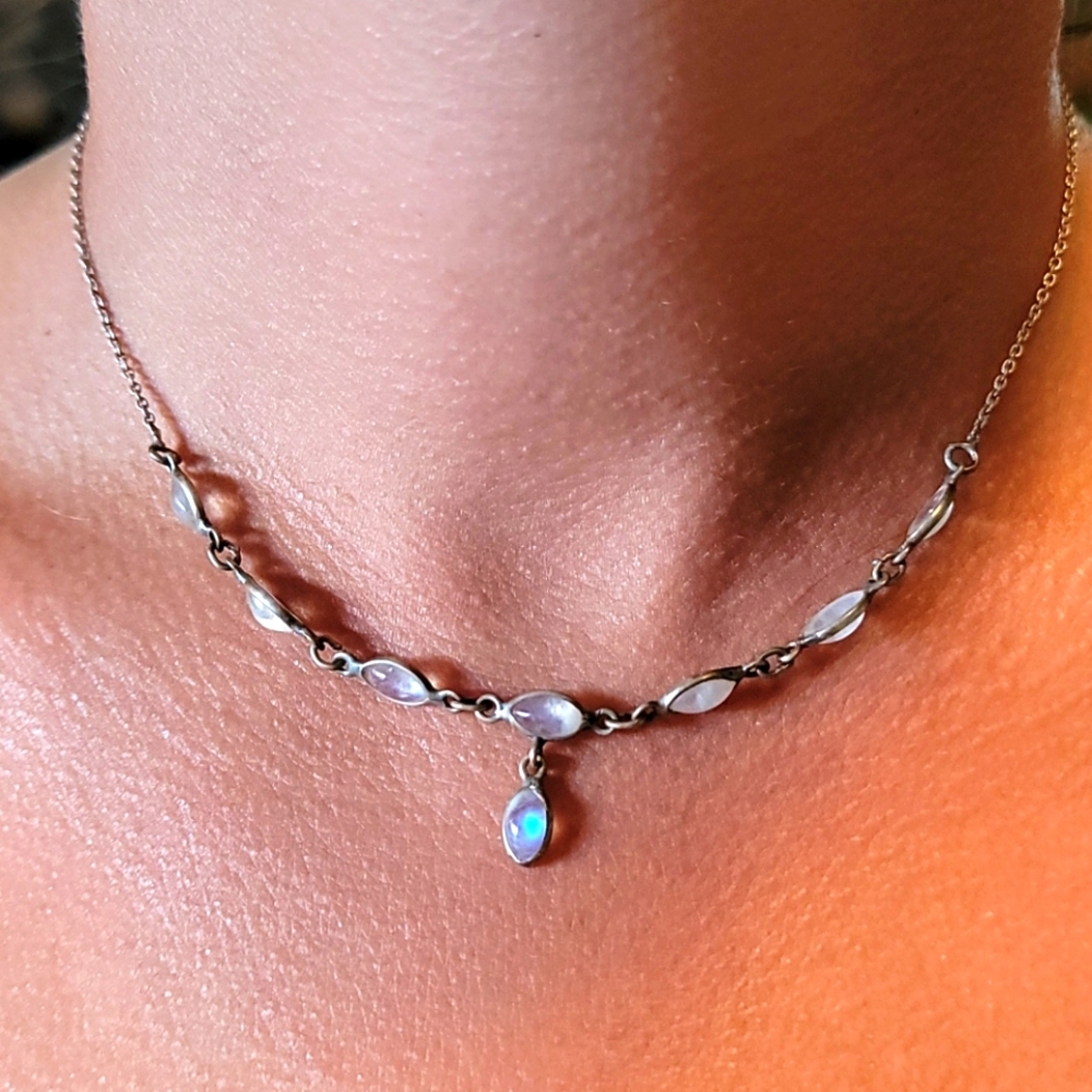 Adorable moonstone choker necklace